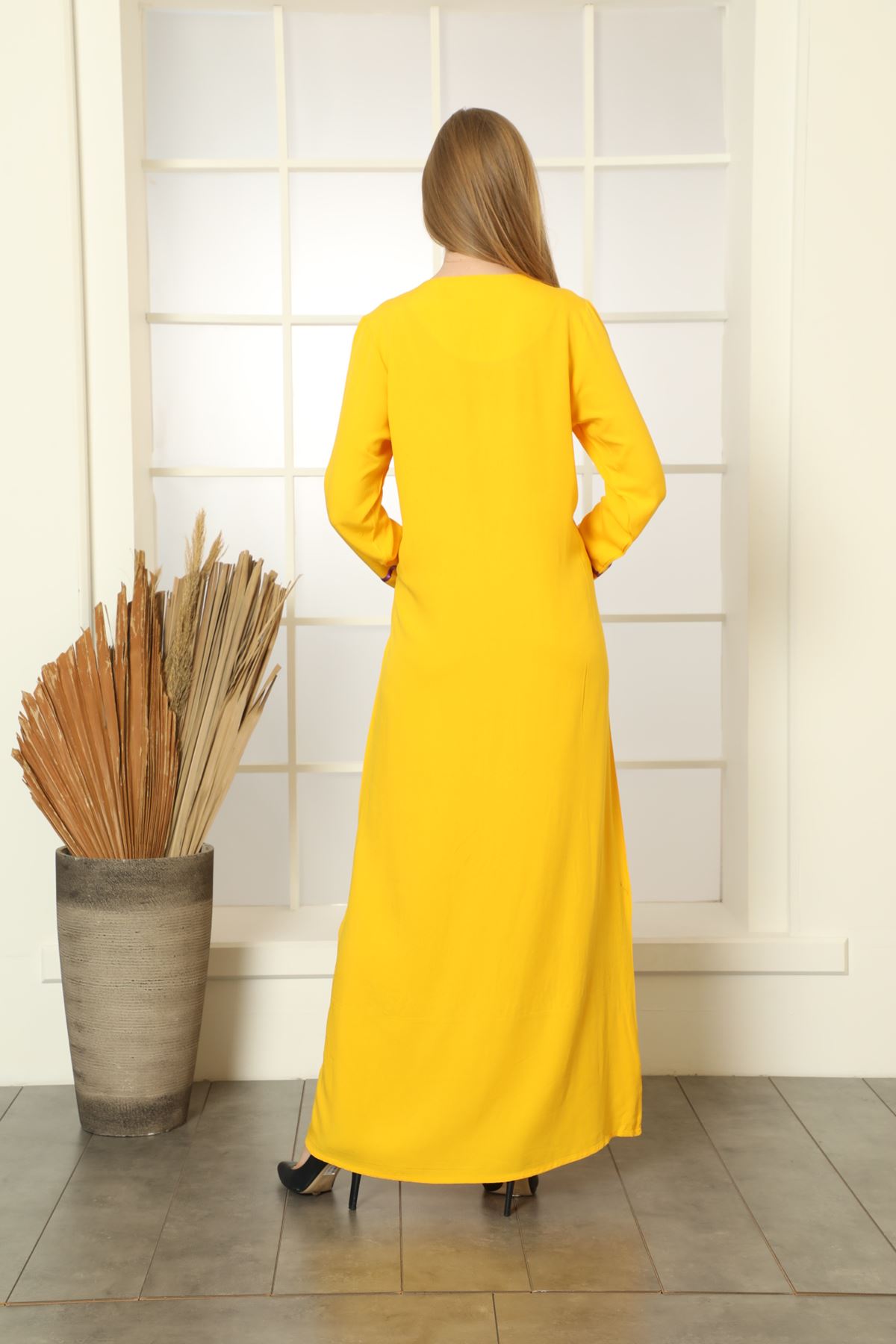 Laila Kadın Sarı Nakışlı Düz Maxi Viskon Elbise