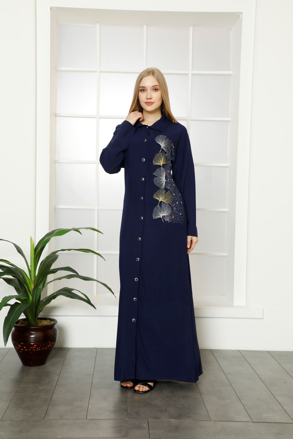 Laila Kadın Lacivert  Nakış İşlemeli Düğmeli Düz Maxi Viskon Elbise