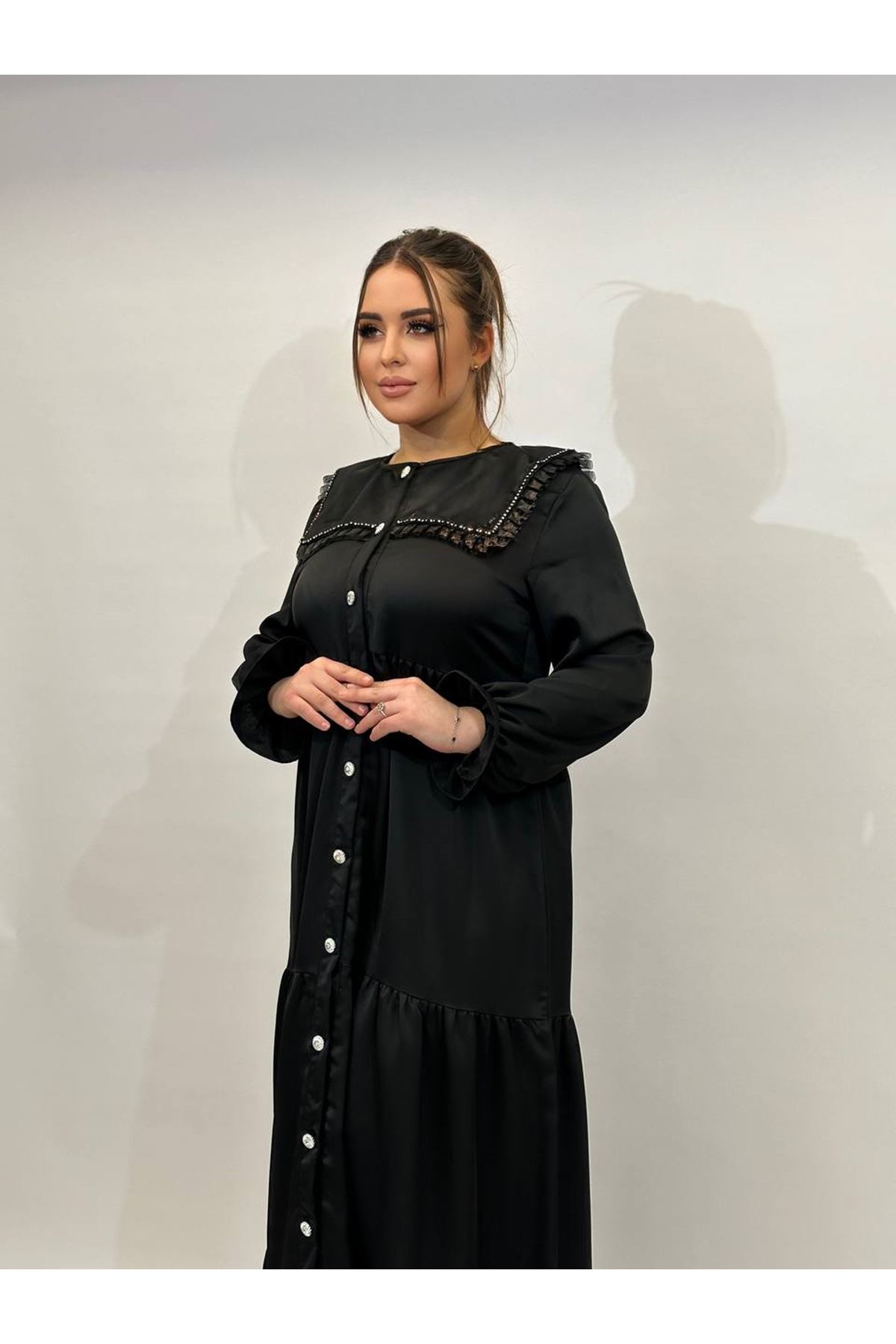 Laila Kadın Siyah Taş İşlemeli Düğmeli Düz Maxi Elbise