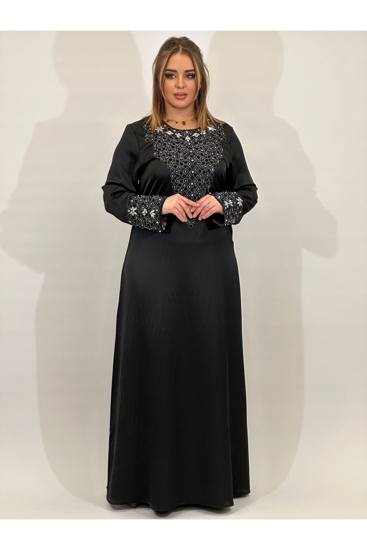 Laila Kadın Siyah Uzun Kollu Taş İşlemeli Abiye Elbise